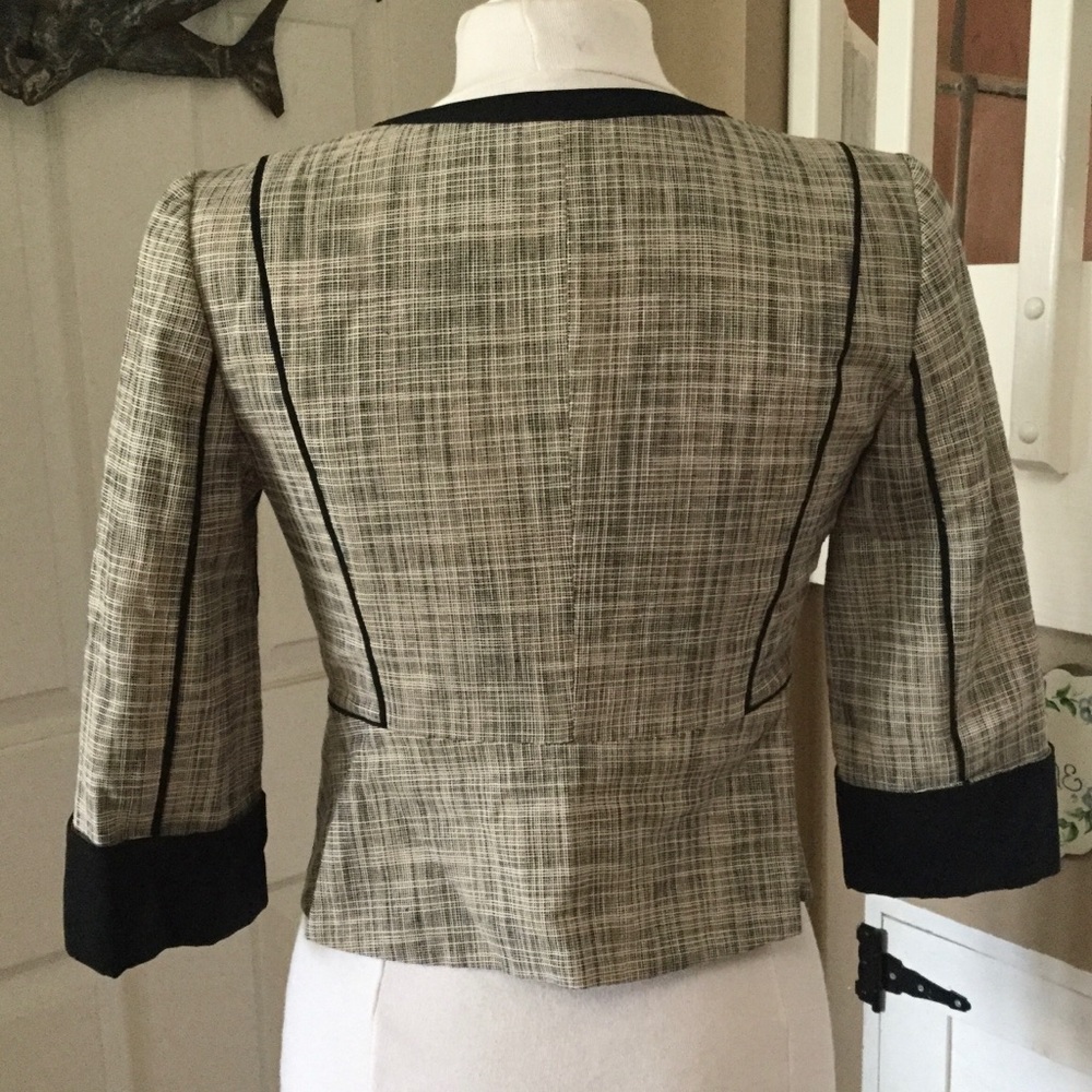 The Limited Collection Short Jacket - Picture 2 of 7